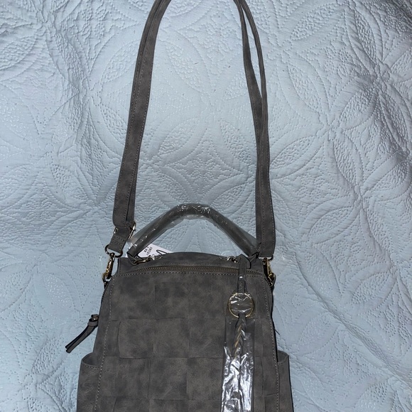 BACKPACK BRAND NEW‼️ Medium size lightweight backpack woven gray faux suede - Picture 4 of 10